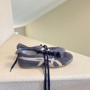 Onitsuka Tiger Mexico 66 sneakers in a blue suede women size 9